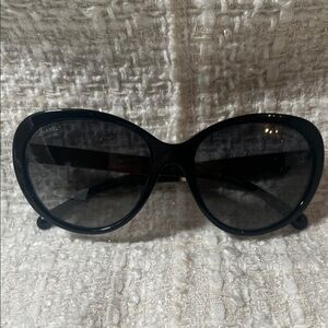 Authentic CHANEL polarized Black Sunglasses 5269 c.501/S8